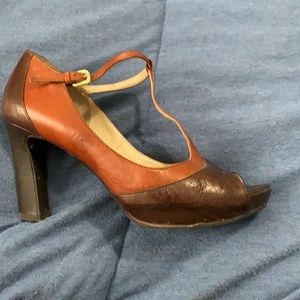 Brown platform heel with peep toe